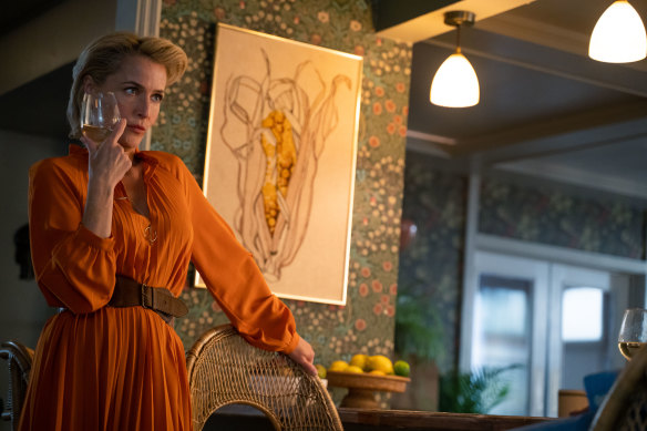 Gillian Anderson in Sex Education.
